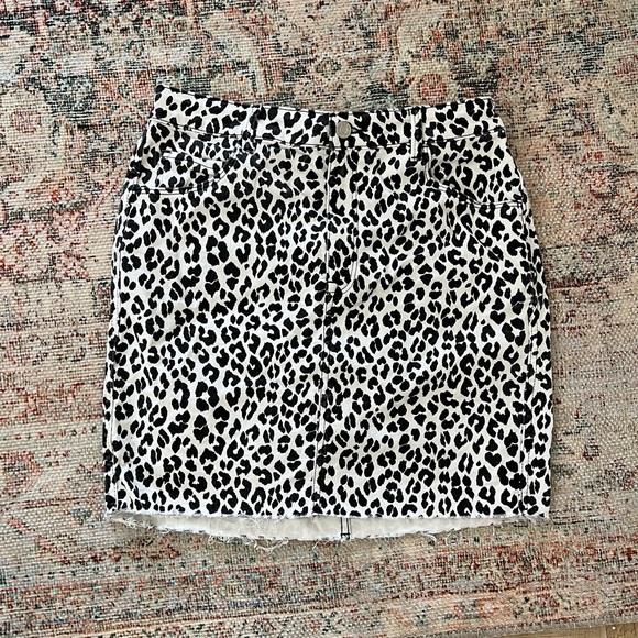 H&M Leopard Print Skirt - Picture 1 of 3